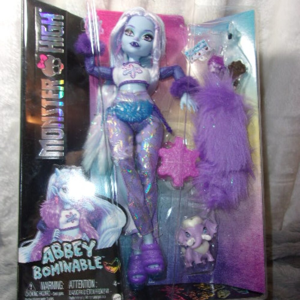 T-115 (NIP) MONSTER HIGH ABBEY BOMINABLE YETI  DOLL WITH HER PET MAMMOTH